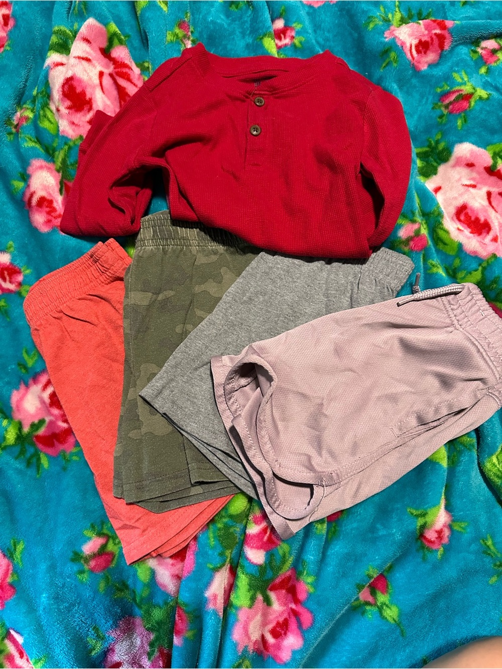 Bundle of kids clothes